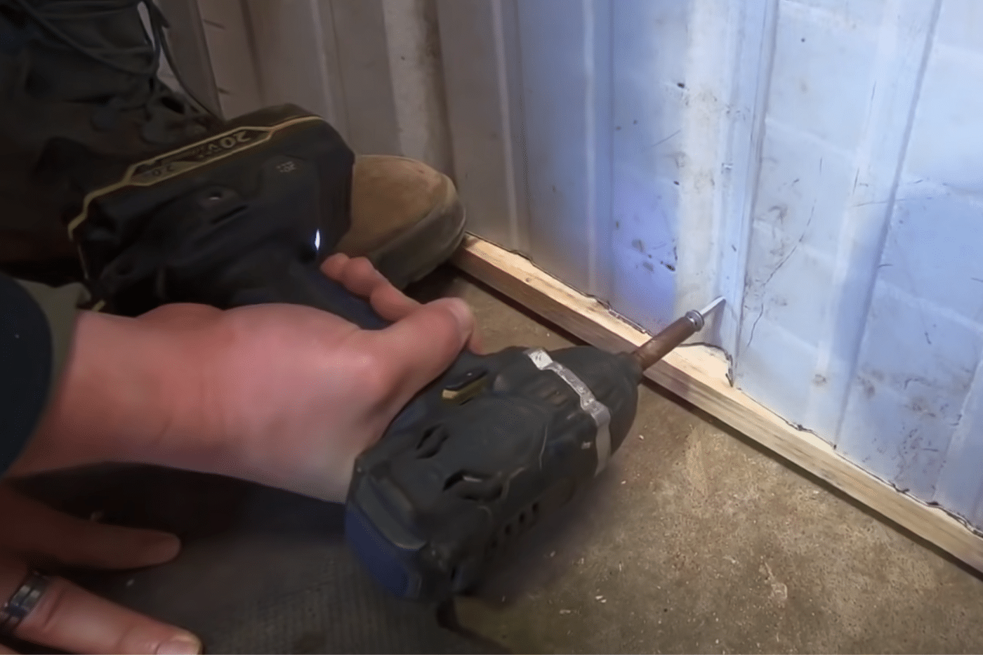 how to install metal panels for raised metal garden beds